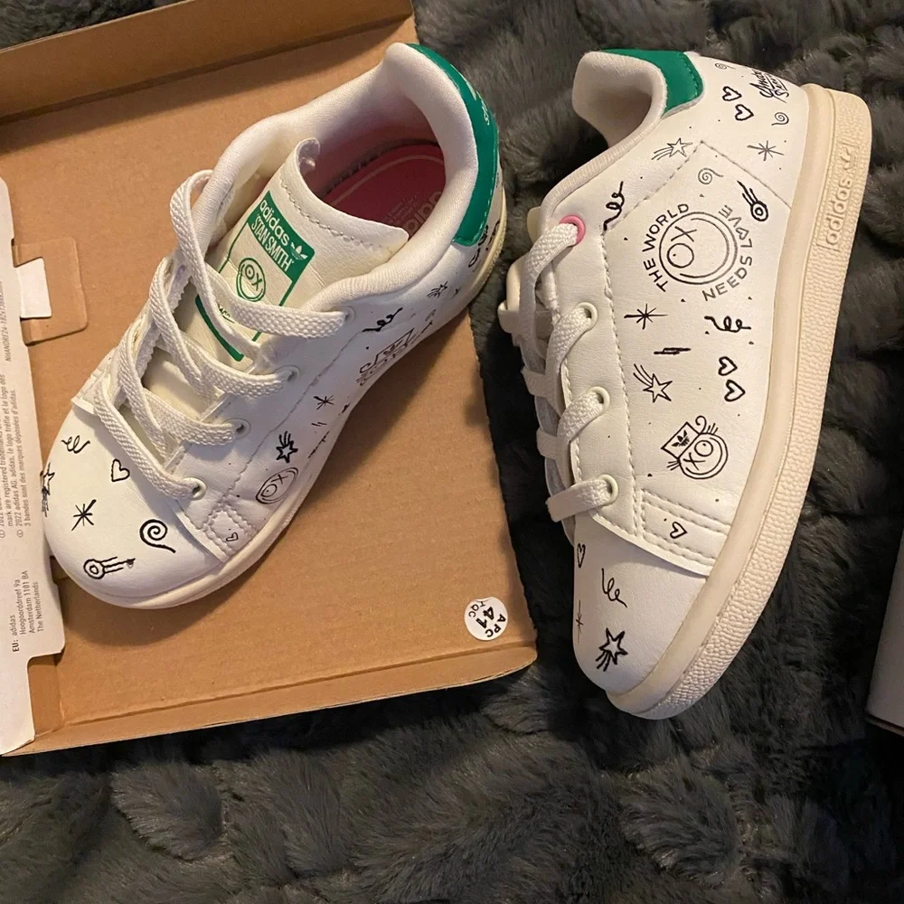 ✨LIMITED Edition ✨” André Saraiva “Kids' Stan Smith Sneaker size 7 (toddler) - Picture 10 of 14